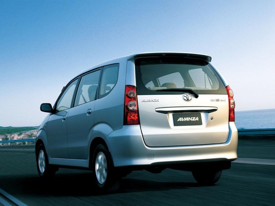  Toyota Avanza 2003 года  (фото 4 из 9)